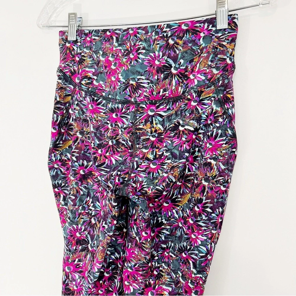 Lululemon Base Pace High Rise High Rise Running Tight in Floral Electric Size 6